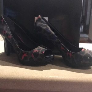 Brand new Nine West Peep toe heels